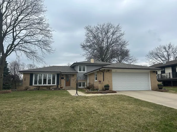 18W277 Holly Ave, Darien, IL 60561