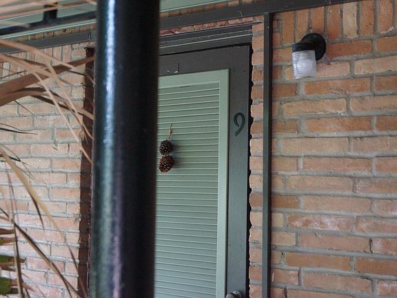 4th image of 2228 Bellefontaine St APT 9