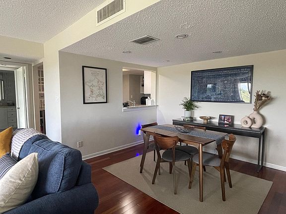 3rd image of 2611 Bayshore Blvd APT 604