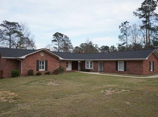 2104 Springdale Dr, Camden, SC 29020