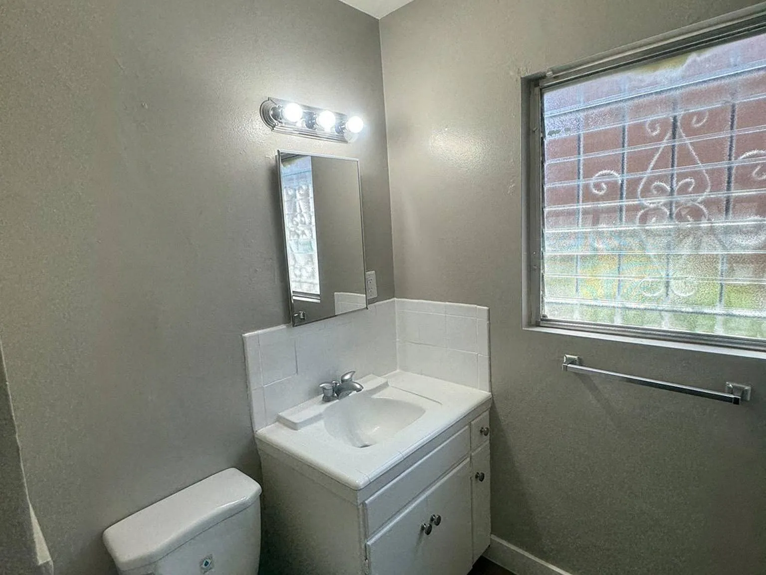 822 N. Austin Ave. — Photo 2