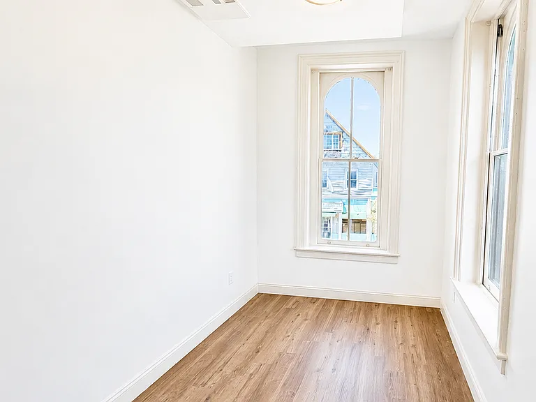 319 Connecticut St #2 — Photo 10