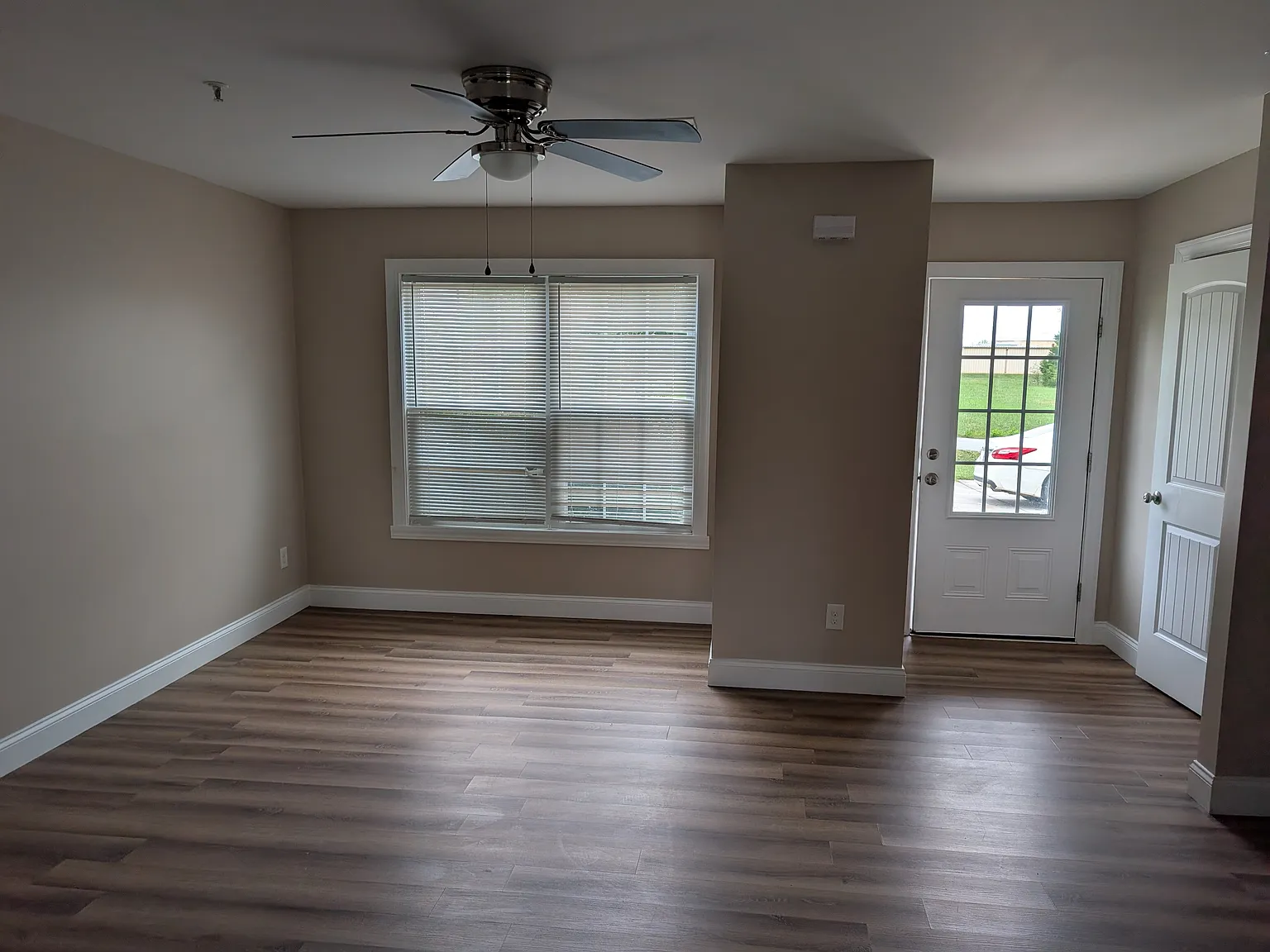 1325 Filbert St — Photo 4