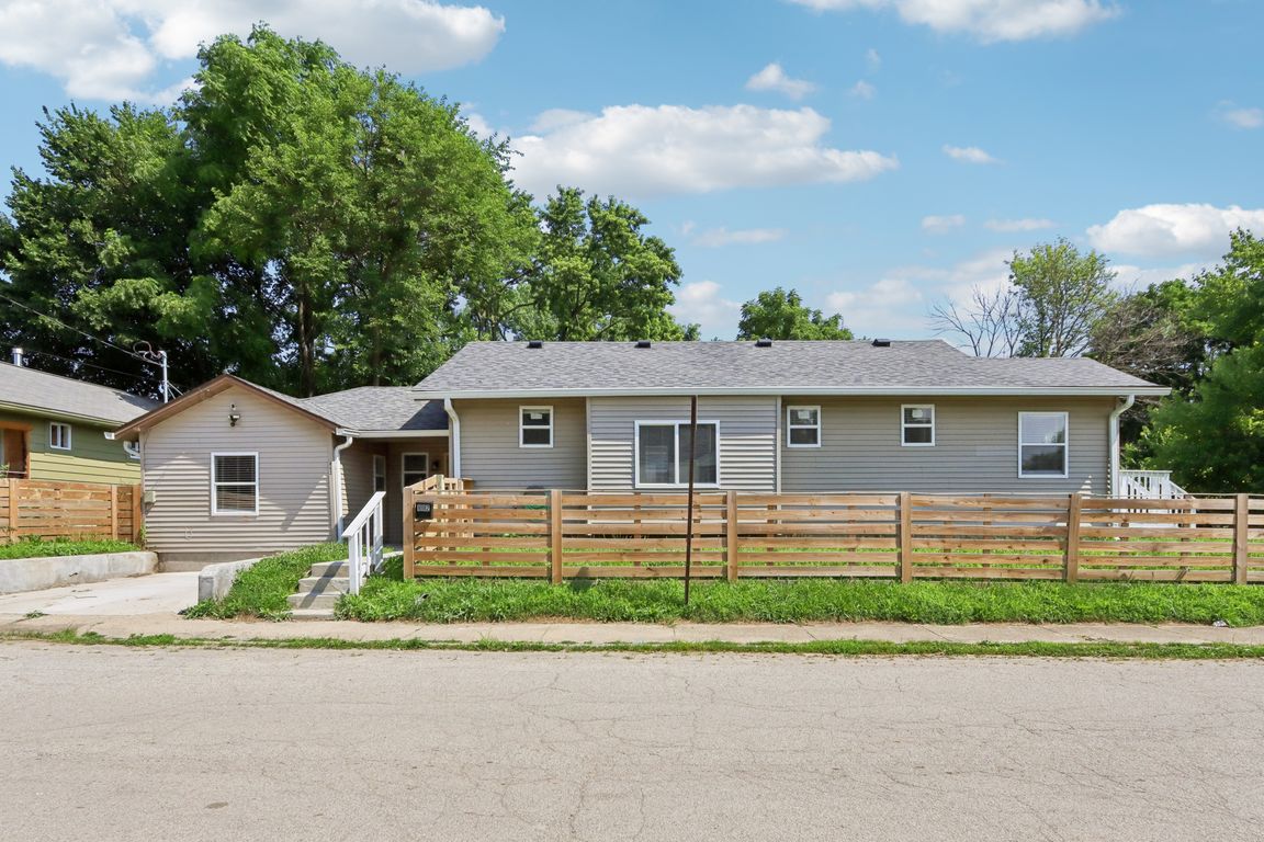 N Tuxedo St-S2606-001.jpg
