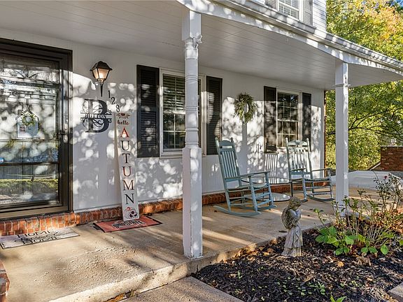 5th image of 128 Rivercrest Dr