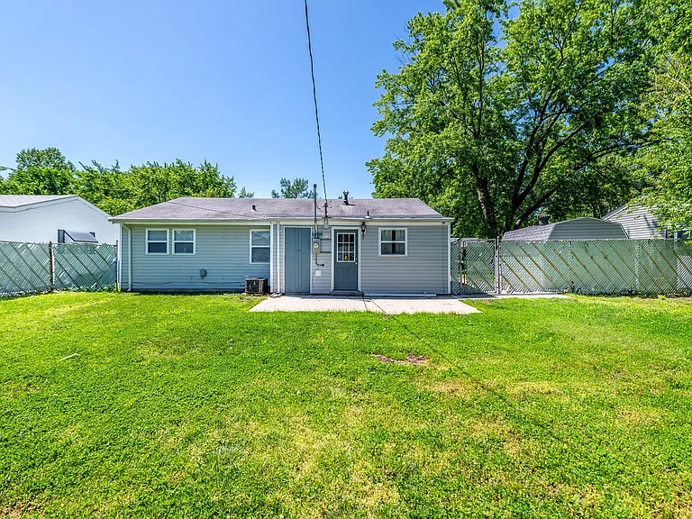 655 Lexington Park — Photo 24