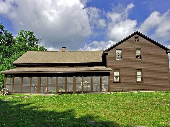 3rd image of 884 Scudder Hill Rd