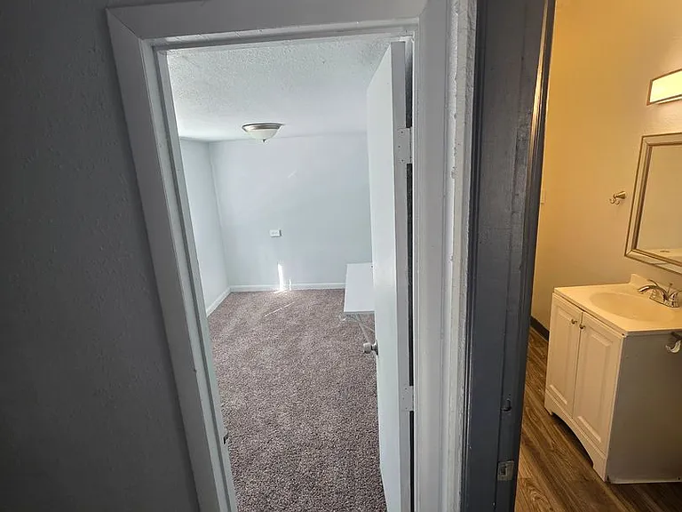 Knight Apartments and Sunlight Townhomes - located in historic downtown Greeley! — Photo 60