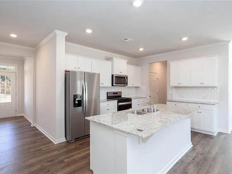 61 Grove Springs Ct — Photo 6