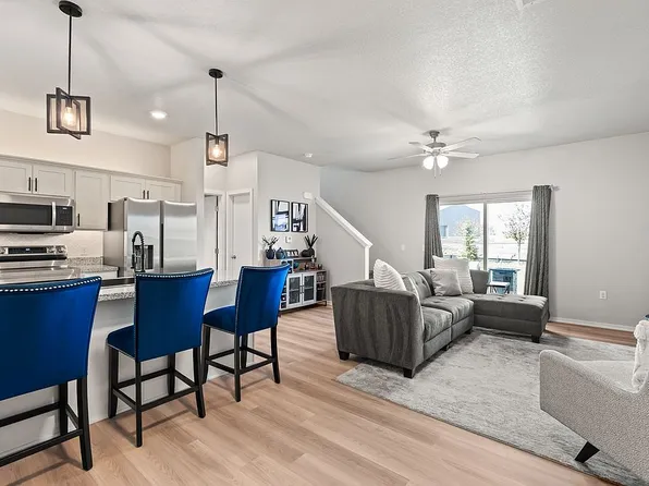 270 NW Greenwood Pl, Waukee, IA 50263