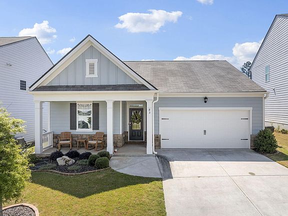 2nd image of 83 Fernbrook Trl