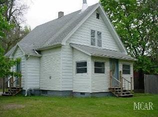 8258 Summerfield Rd, Lambertville, MI 48144