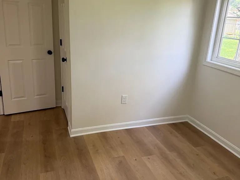 1892 Dyer Rd — Photo 18