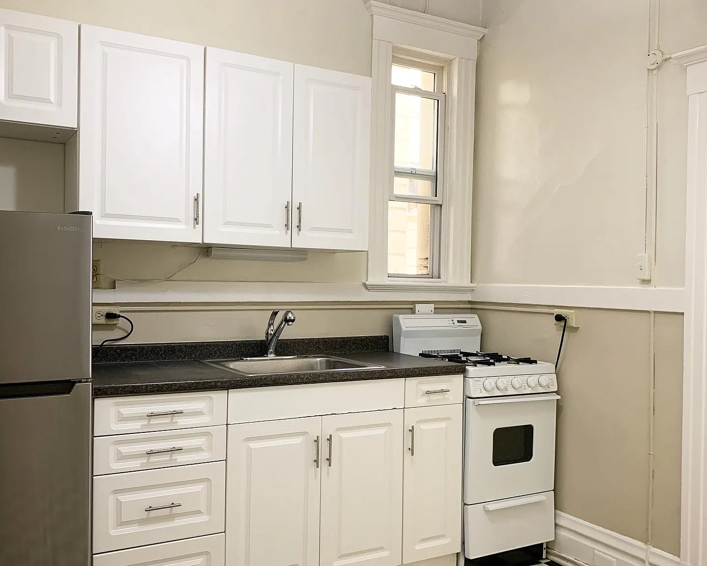 1346 Pine St — Photo 1