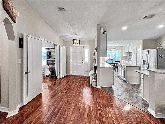 3rd image of 2423 Ashwood Way