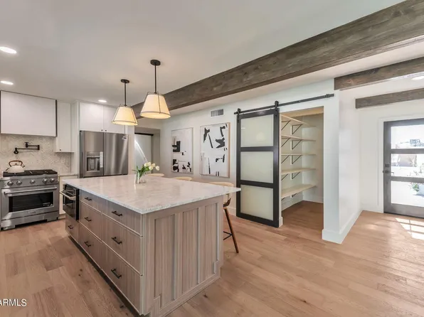 122 W Braeburn Drive, Phoenix, AZ 85023