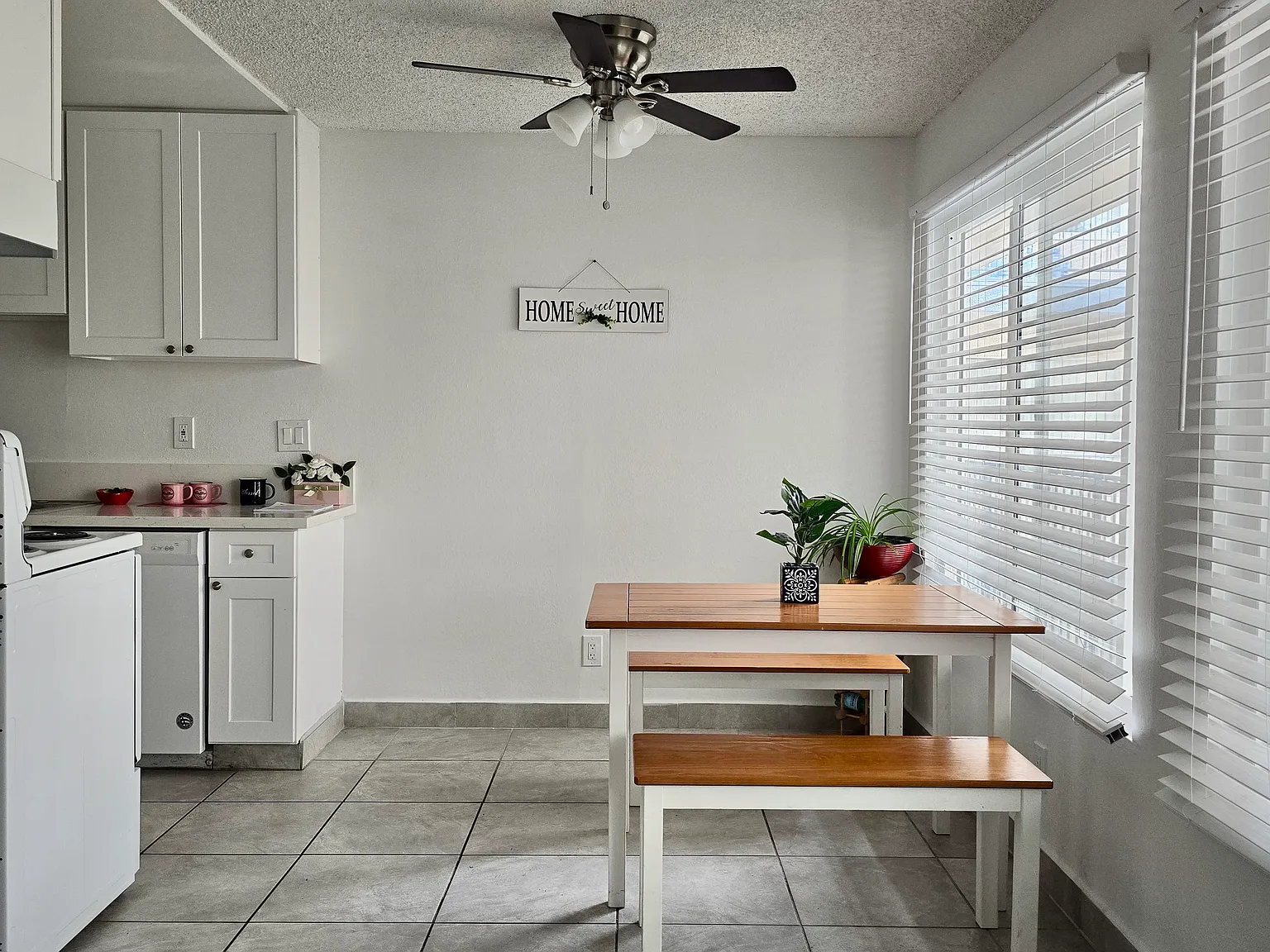 1 bed, 842 sqft, $1,595 — Photo 3