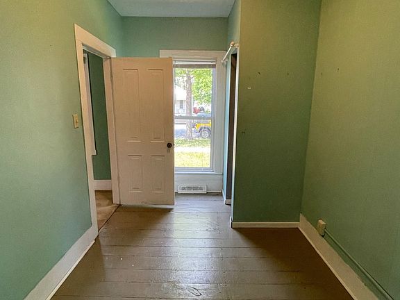 2nd image of 639 Niagara St #Ni639x