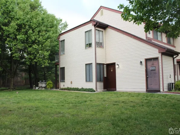 303 Samuel Ct, Dayton, NJ 08810