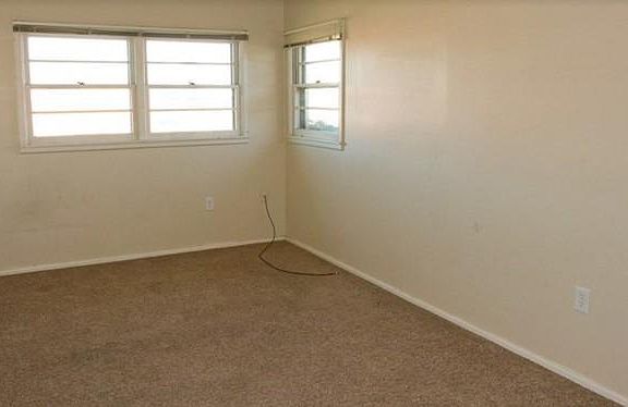 3rd image of 1412 Royalty Ave