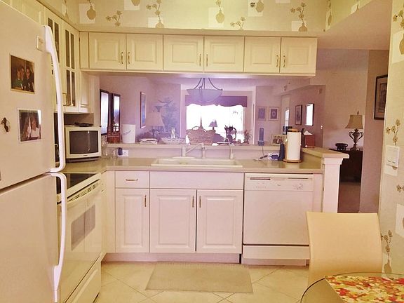 Kitchen with pass-through