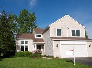 2091 Lyndhurst Ln, Aurora, IL 60503