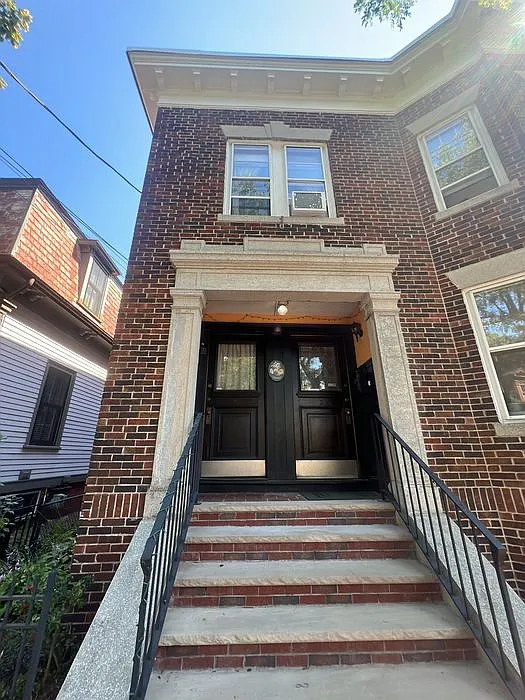 Building Photo - 4 Tremont St #1