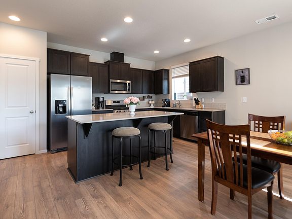 5th image of 61597 SE Lorenzo Dr