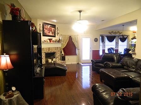 5th image of 1215 Shelby Dr