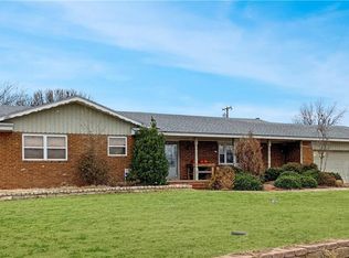311 S Highland Dr, Erick, OK 73645