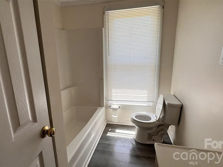 7077 Long Island Rd — Photo 8