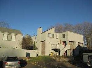 15 Outpost Ln, Ridgefield, CT 06877
