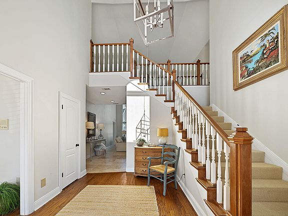 4th image of 1155 Troon Dr N