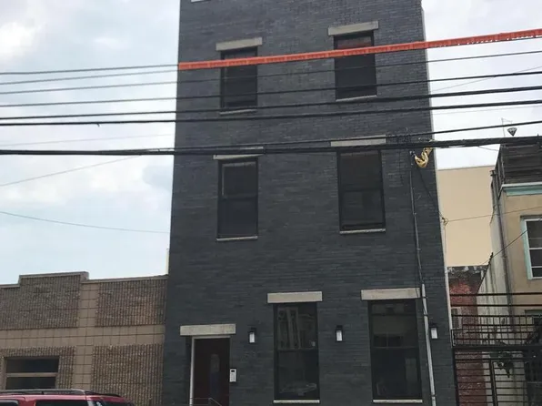 537 N 13th St #3R, Philadelphia, PA 19123