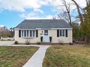 197 North St, Mattapoisett, MA 02739