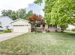 809 Vista Dr, Savoy, IL 61874