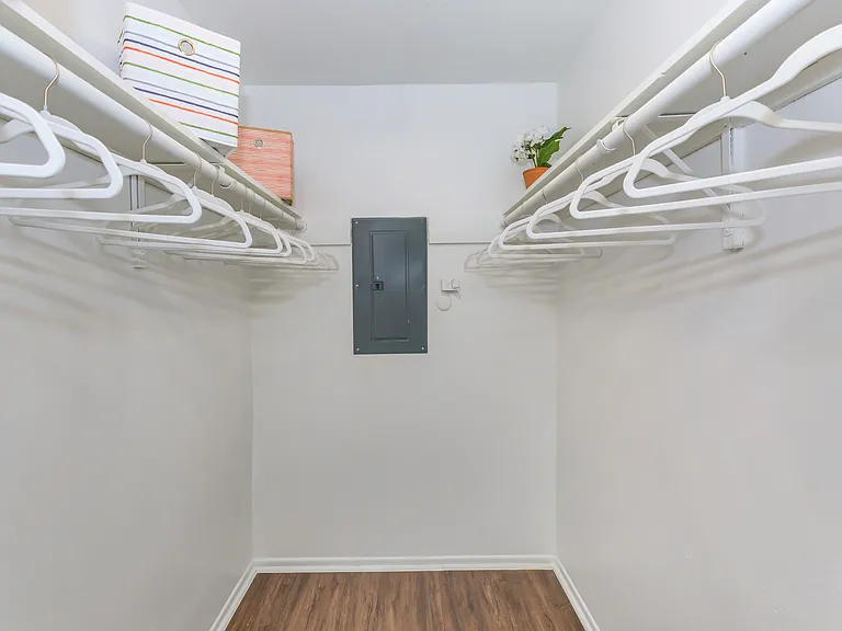 2 Bed/1Bath closet