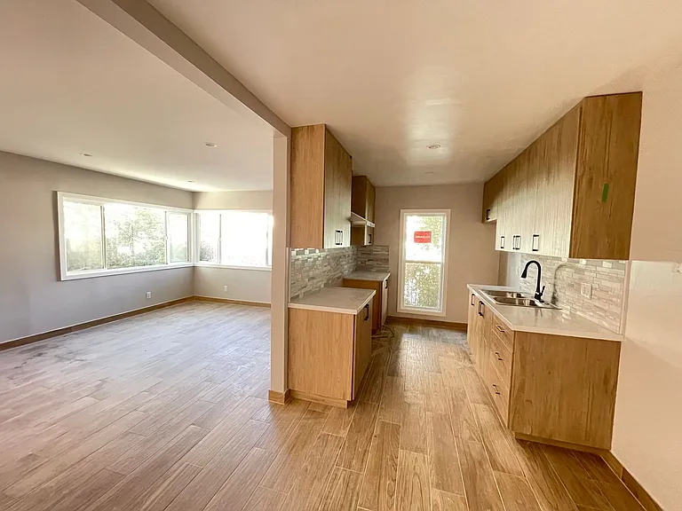 9949 Pinewood Ave — Photo 12