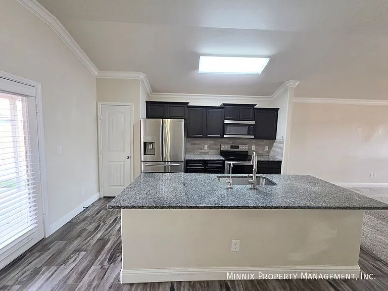 9411 Sagebrush Ave — Photo 5