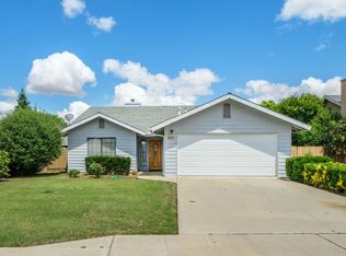 2313 Palo Alto Ave, Clovis, CA 93611