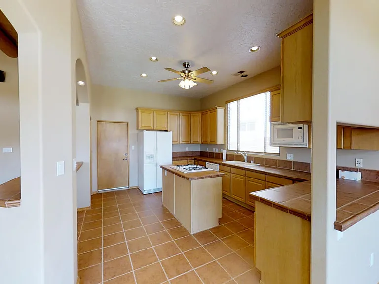 1312 Tiffany Ln SE — Photo 10