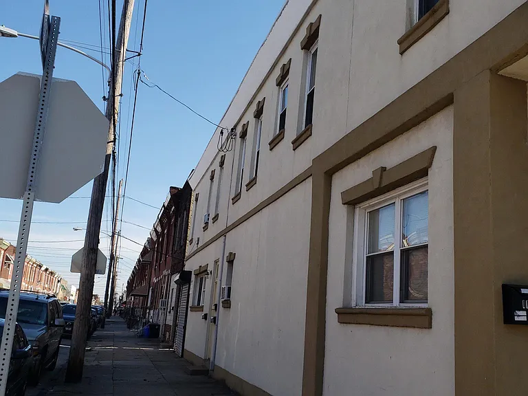 1800 S 21st St — Photo 2