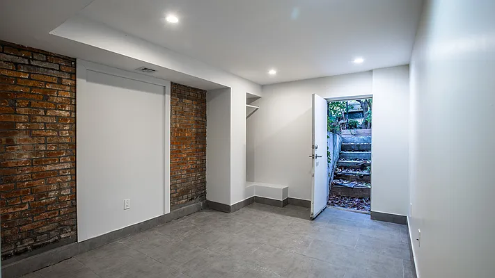 Rented by Nooklyn NYC LLC | media 23