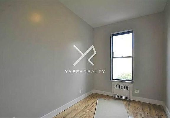 5th image of 1173 Bedford Ave #4