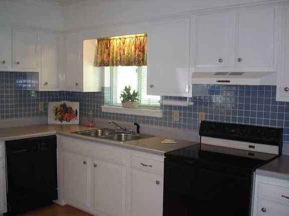 BLACK APPLIANCES, LIKE NEW