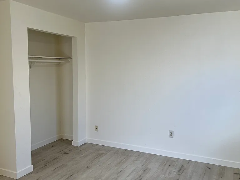 1115 McKinley Ave #3 — Photo 2