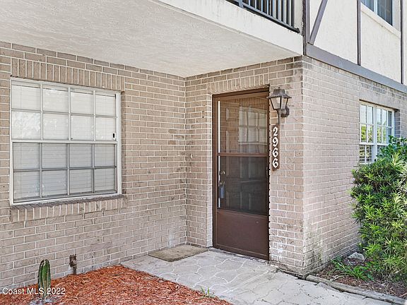 4th image of 2966 Sir Hamilton Cir