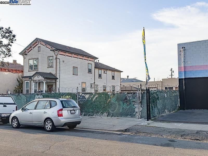 2nd image of 1041 7th Ave