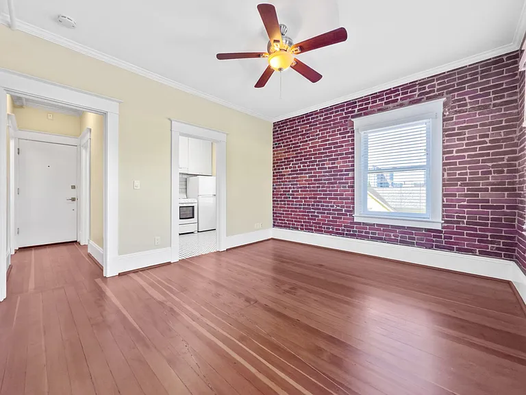810 NE Couch St — Photo 5
