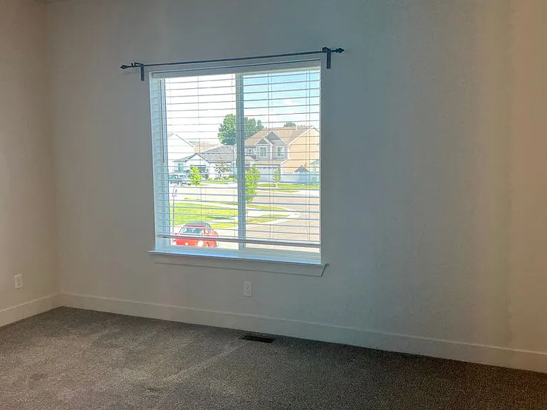 835 S 2380 W — Photo 27
